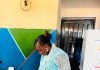 Élections législatives et communales : Aïssata Camara (RGT-GMD) vote à Lambanyi avec « espoir et détermination »