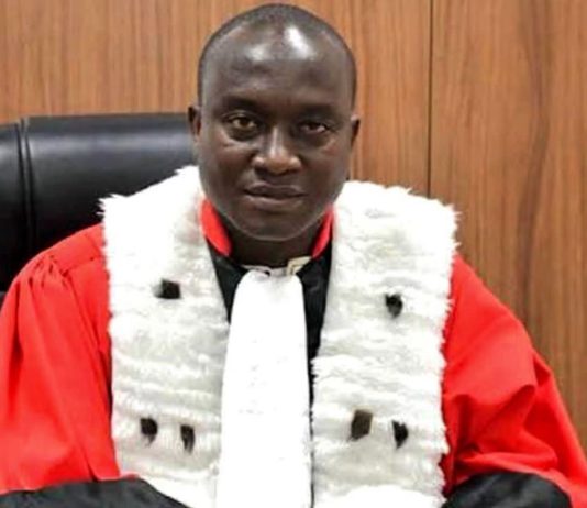 Justice : l’ex magistrat Algassimou Diallo transféré à la prison de Macenta