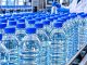 Guinée : le gouvernement plafonne les prix de l’eau conditionnée